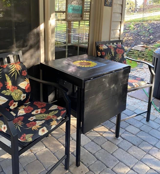 Table: Outdoor Foldout with interchangeable centerpieces