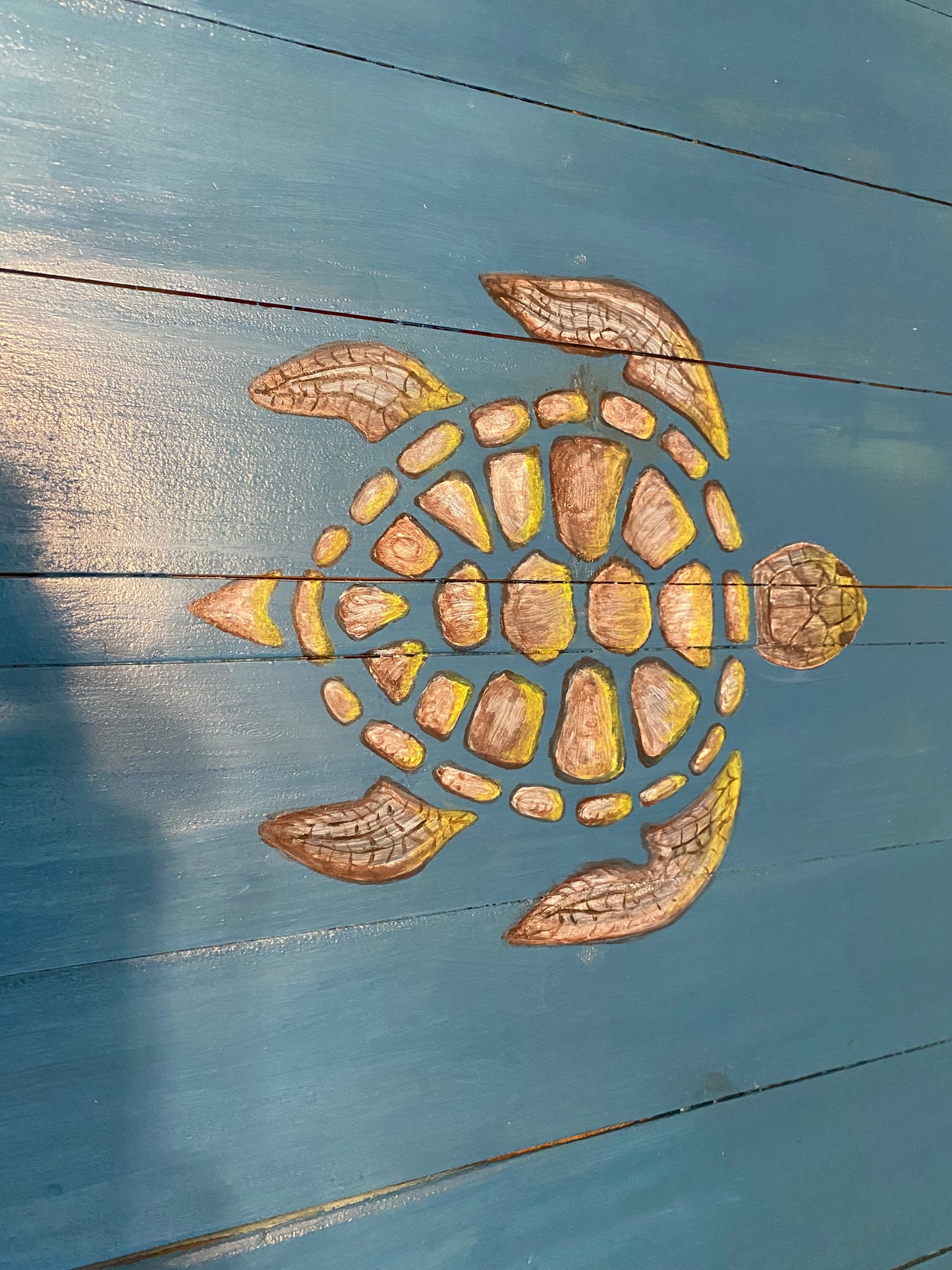 Turtles table pallet wood