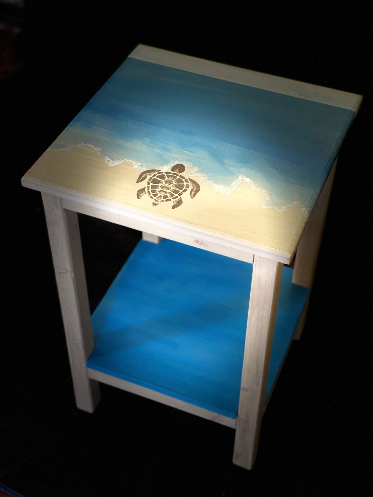 Oceanic End table with signature icon